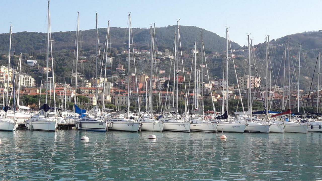 Aurora: Beach-5 Terre-Trekking-Excursions-Relax ซานเตเรนโซ ภายนอก รูปภาพ